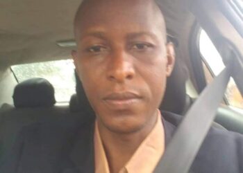 Conakry: le journaliste Mamadou Saliou Diallo violemment agressé par un policier armé