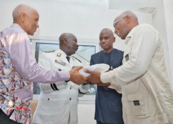 Les sages de Boffa réclament la candidature du général Doumbouya